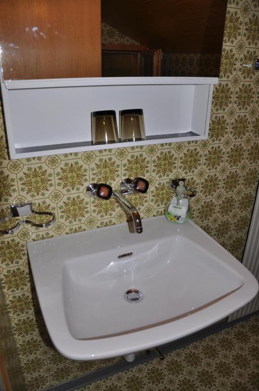 Chalet Allmegrat อาเดลโบเดิน ภายนอก รูปภาพ